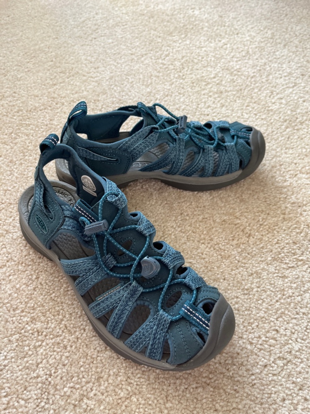 NWOB Keen Women's Blue Closed-Toe Adventure Sandals waterproof size 7 blue